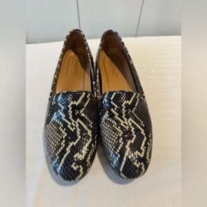 Vionic Willa Boa Flats